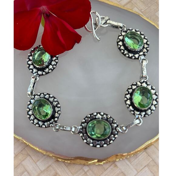 925 Sterling Oval Peridot Sterling Bracelet - Picture 1 of 5